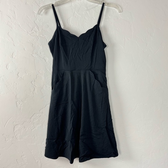 Stitch‎ Fix 41 Hawthorn Dress Solid Black Beatriz Scallop Hem Mini Pockets Lined - Picture 1 of 10